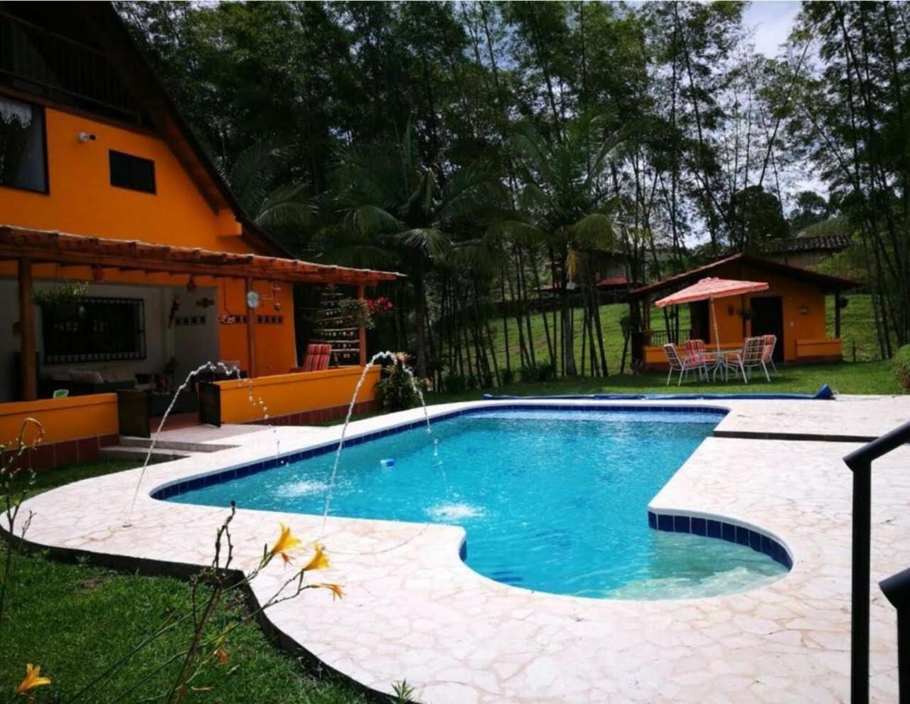 Volare Guatape Isla Hostel Eksteriør bilde